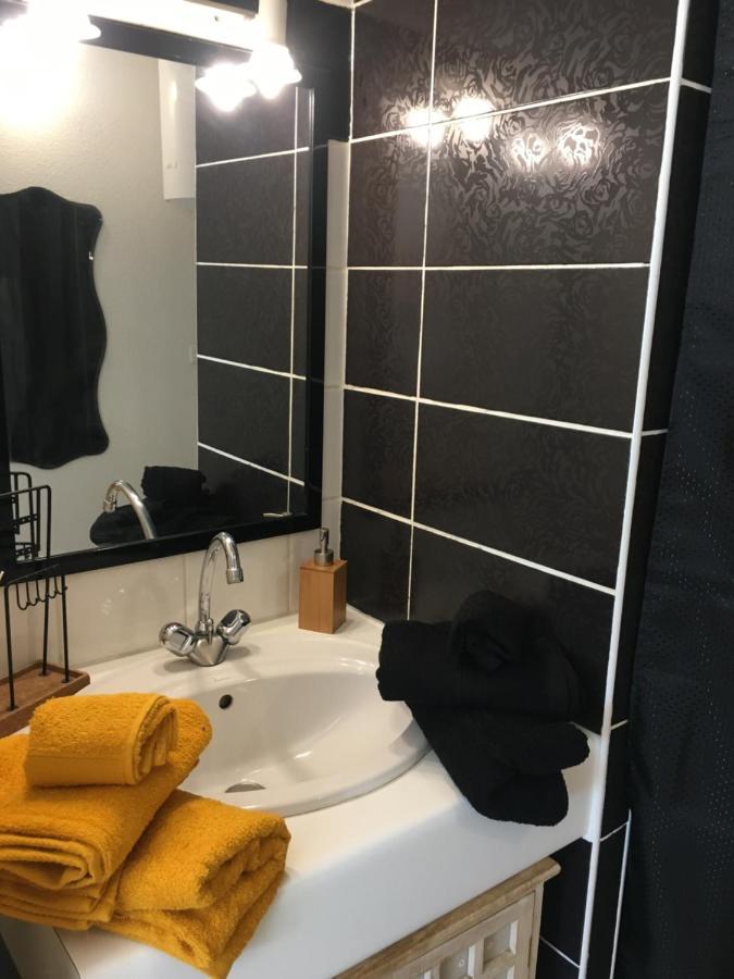 De La Clape A La Mer Mon Petit Pavillon Labellise - F2- Piscine Commune - Wifi Gratuit- Parking Prive - Arrivee Autonome - 800 M Plage - Grande Terrasse Abritee Vent - Saint-Pierre-la-Mer  Eksteriør billede